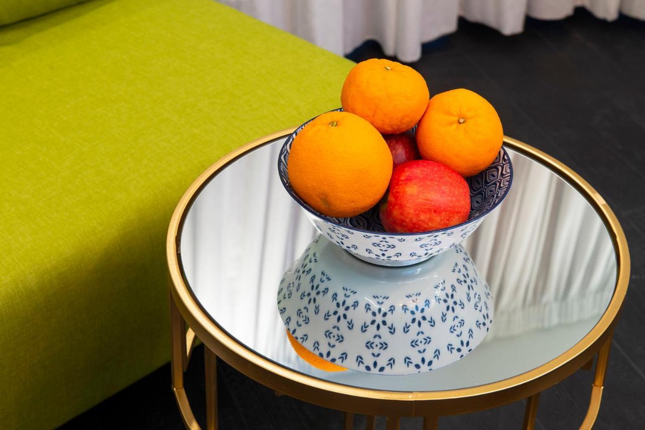 Crown Sea Apart Hotel 텔아비브 외부 사진